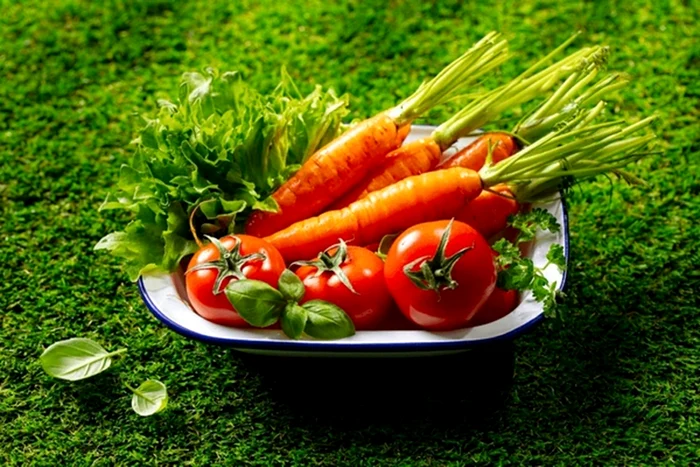 Tomatele și morcovii pot fi bune pentru sănătate / foto: Shutterstock