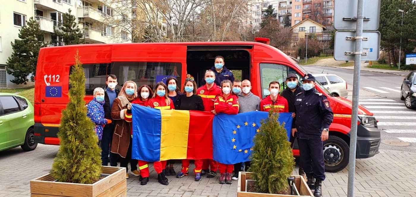 
    Doctorii și asistenții din România se  află la a treia deplasare în străinătate Foto: Facebook / Departamentul penru Situații de Urgență   