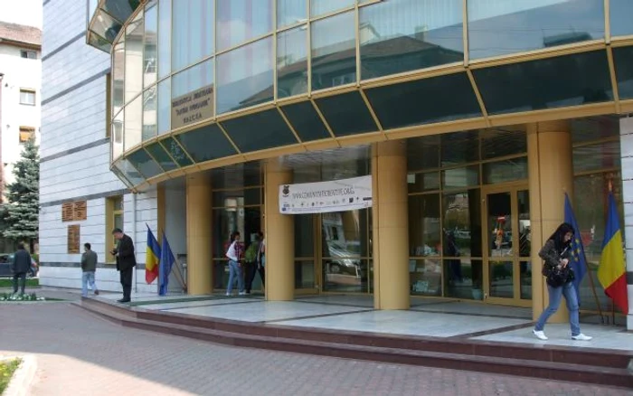 Dezbaterea va avea loc in sala Multimedia a BJ "Antim Ivireanul". Foto Adevarul