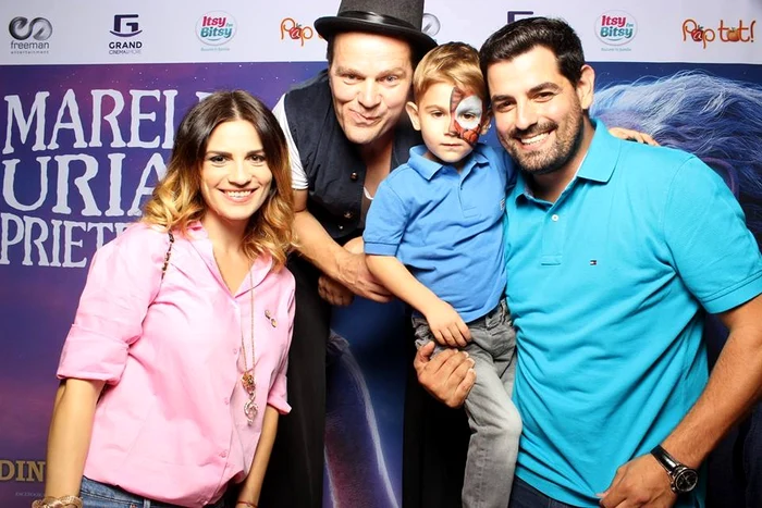 
    Mihăiţă a mers la film cu mama şi tatăl luiFoto: Arhiva personală  