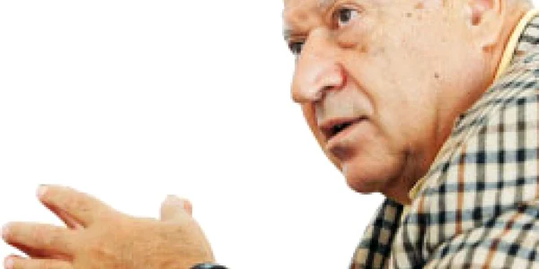 Dan Voiculescu, senator, preşedinte fondator PC