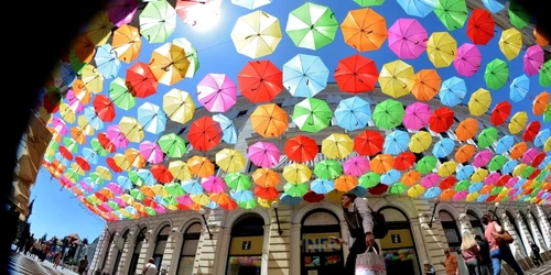 Spectacol de lumini pe strada Alba Iulia din Timişoara FOTO Marcel Neag