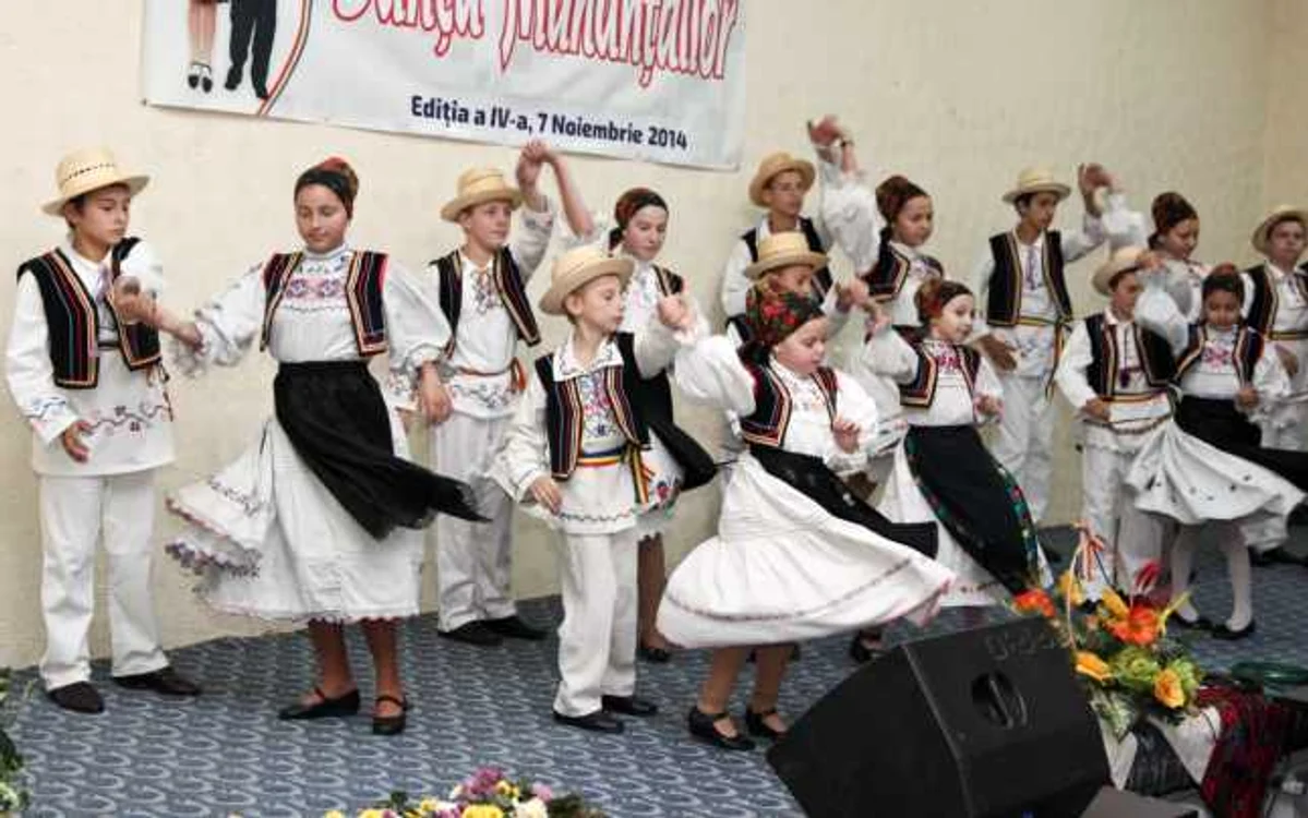 Copiii oferă un spectacol deosebit la fiecare ediţie - foto:informatia-zilei.ro