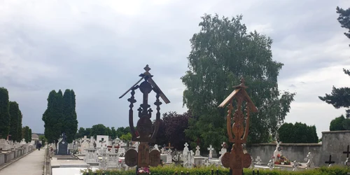 Cimitirul Militar Pitesti jpg
