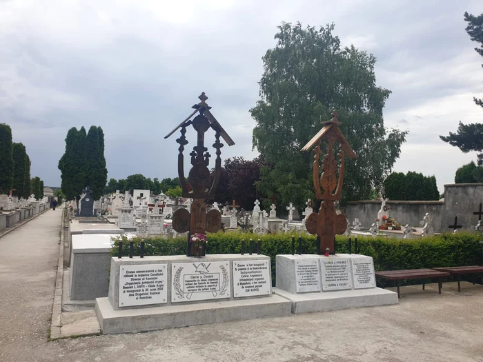 Un monument ridicat în incinta Cimitirului Militar Pitești a creat un mare scandal Foto: Alex Vlaicu