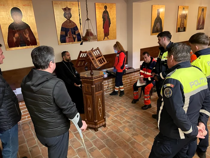 Preotul Mega spune că s-a simțit rău  și a chemat ambulanța FOTO: Facebook/Ciprian Mega
