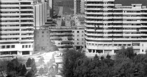 Blocul A2 era construit în mijlocul bulevardului Transilvania