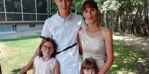 familia simon - foto arhiva personală