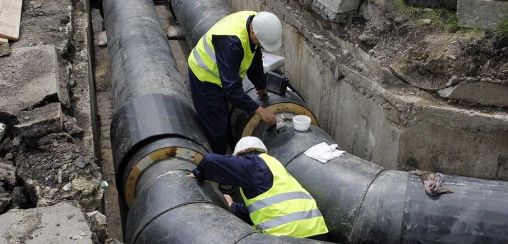 O avarie la rețeaua de termoficare afectează 177 de apartamente din Brașov