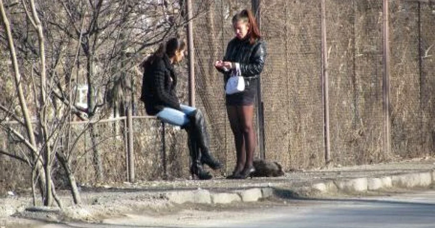 Prostituatele au fost sancționate contravențional pentru acte sexuale contracost (foto: arhivă Adevărul)