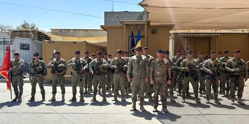 militari romani in irak foto fb mapn arhiva jpg