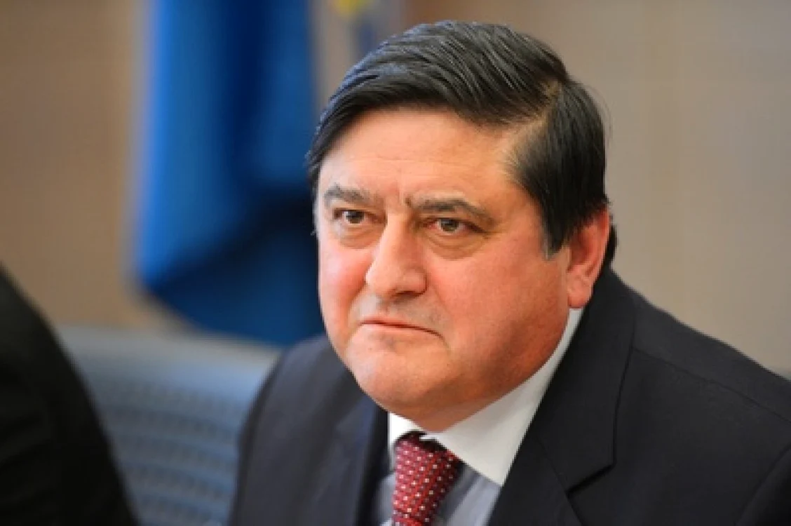 Constantin Niţă i-a spus comisarului european Oettinger că România este una dintre ţările din UE care se află în graficul privind ţintele asumate pentru 2020, respectiv ca ponderea energiei verzi în consumul final să fie de 24% FOTO Mediafax