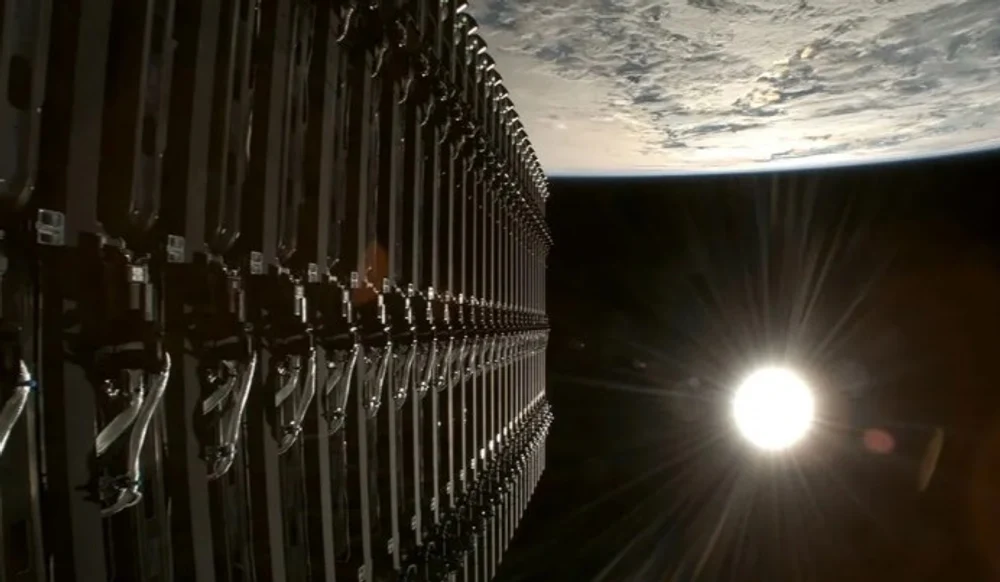 Un satelit Starlink al SpaceX a pierdut controlul pe orbită și se prăbușește spre Pământ