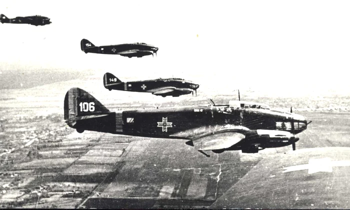 Bombardiere româneşti SM 79, în zbor spre Stalingrad, toamna anului 1942