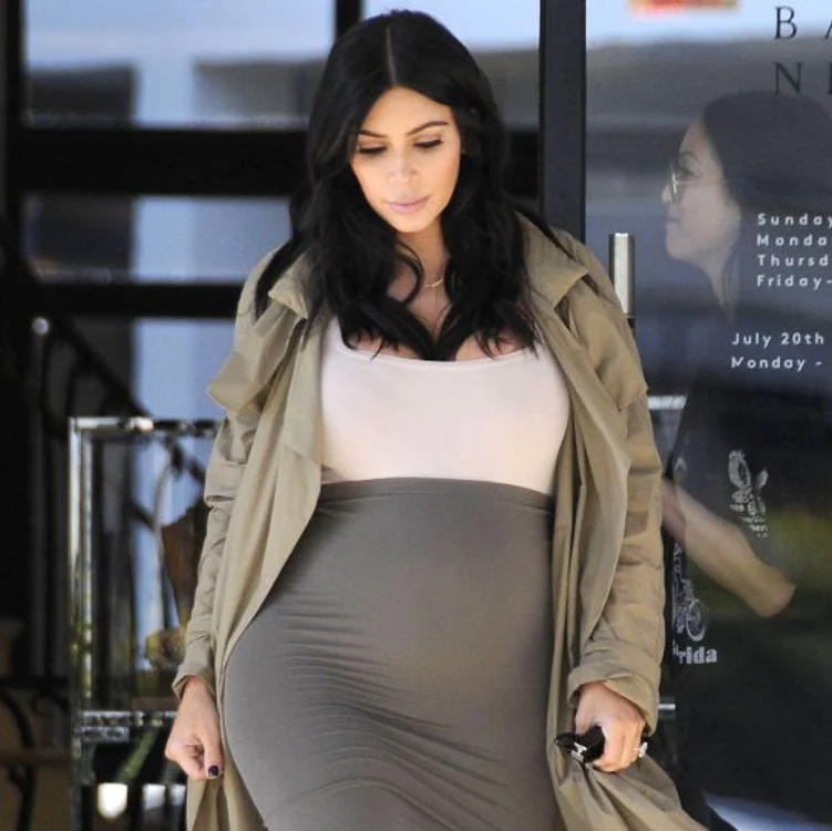 Kardashian a luat proporţii de câmd a rămas însărcinatăfoto: Hepta