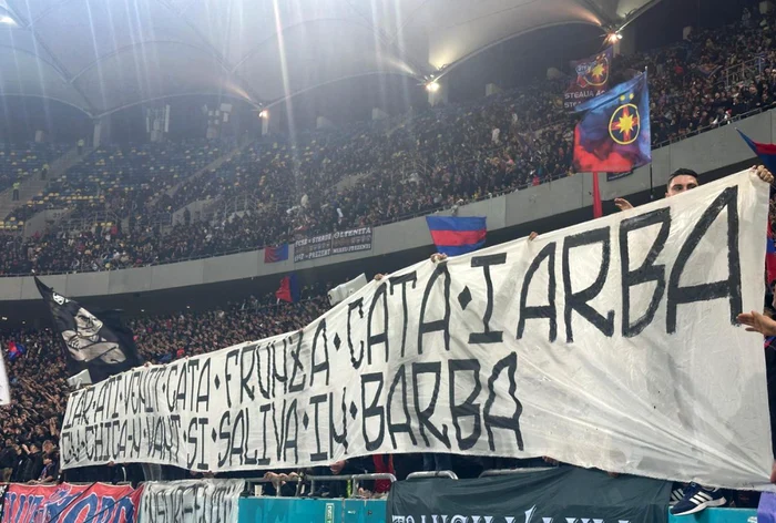 Unul dintre mesajele celor la FCSB la adresa rapidiștilor. Foto Ionuț Iordache/ gsp.ro