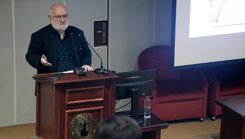 Mesajul dur al unui psiholog pentru tăinuitorii care acum „condamnă” abuzurile de care este acuzat Alfred Bulai: „La pușcărie!”