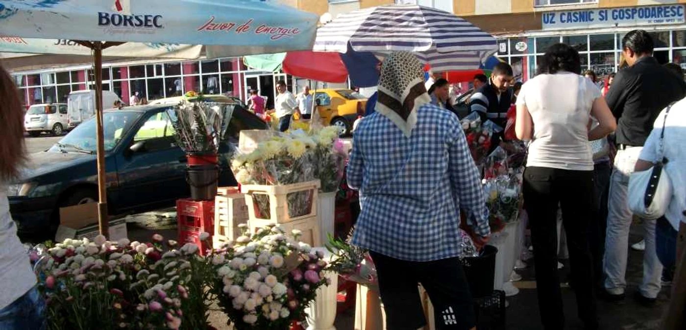 Astăzi, comercianţii de flori nu mai fac faţă solicitărilor