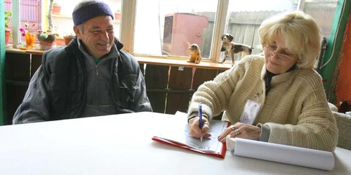 Recenzorii vor primi 50 de lei pe zi. Foto: Arhivă. 