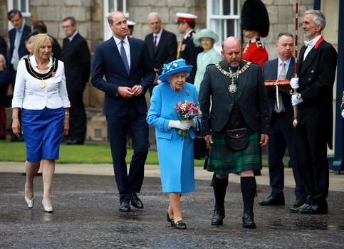 2 regina elisabeta jpg jpeg