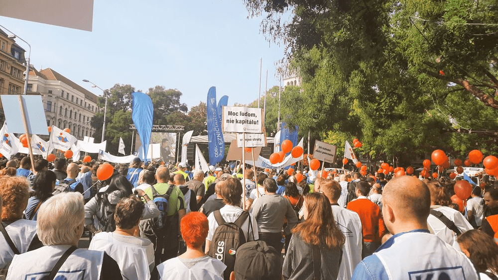 Slovacia: manifestație „împotriva sărăciei“ la Bratislava