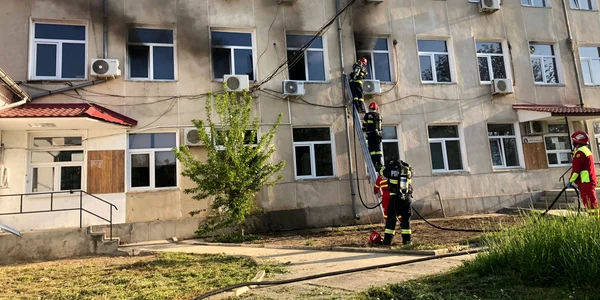 DSVSA Arges   incendiu FOTO ISU Arges jpg