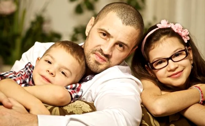 Pavel Stratan si cei doi copii ai sai