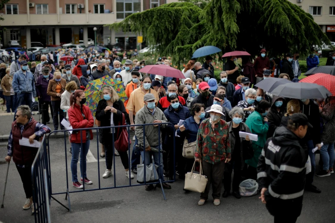 Raed Arafat: sunt deja cinci milioane de persoane vaccinate, pe lângă cele trecute prin boală FOTO Inquam Photos / George Calin