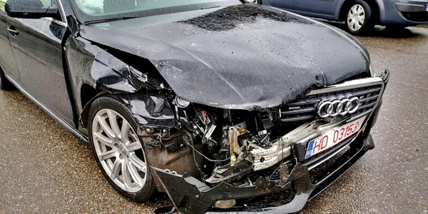 Accident pe Strada 22 decembrie din Hunedoara foto calin corpaciu