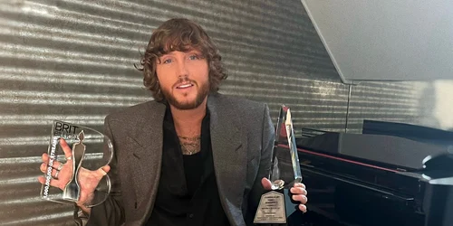 james arthur foto x jpg