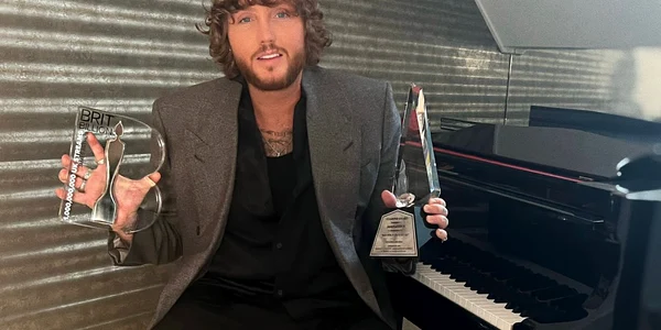 james arthur foto x jpg