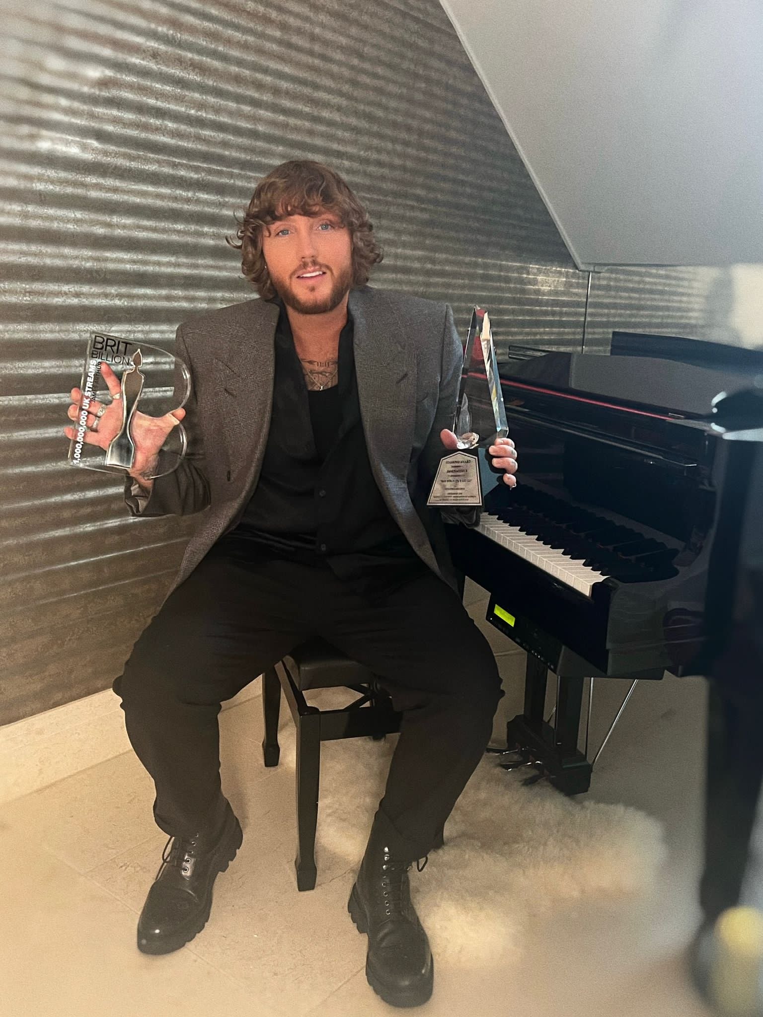 James Arthur, artistul cu cel mai bine vandut album va concerta in Romania. James Arthur, artistul cu cel mai bine vandut album va concerta in Romania.