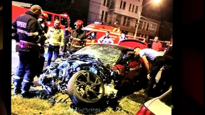 Bolidul de 300.000 de euro, pe care-l conducea Mario Iorgulescu, s-a făcut praf după impactul devastator