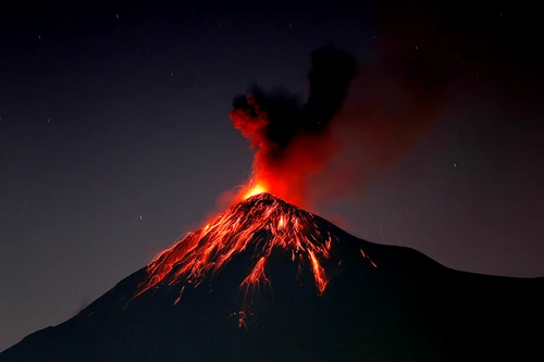 Guatemala - Volcan de Fuego a erupt violent şi autorităţile evacuează 24.000 de persoane