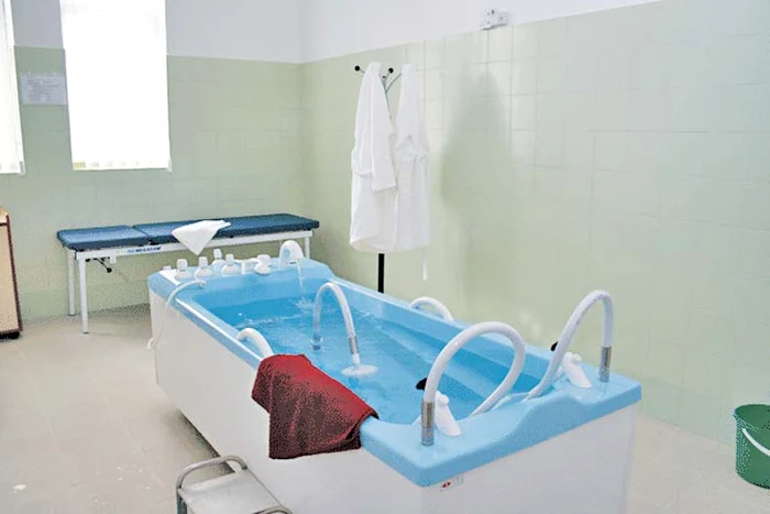 Exercițiile în  apă (hidroterapia)  ajută musculatura