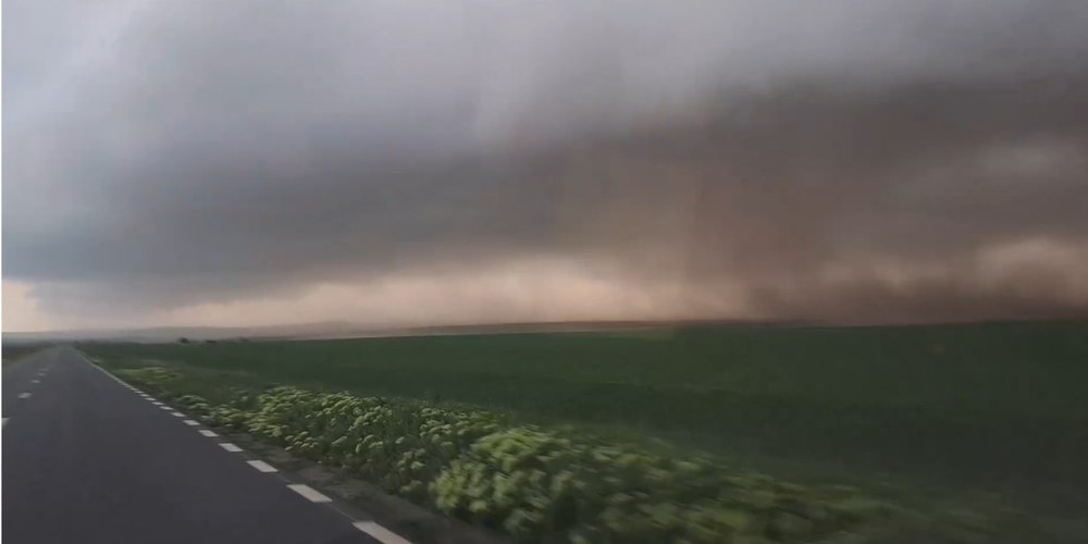Vineri, vremea va fi capricioasă, cu ploi torenţiale locale