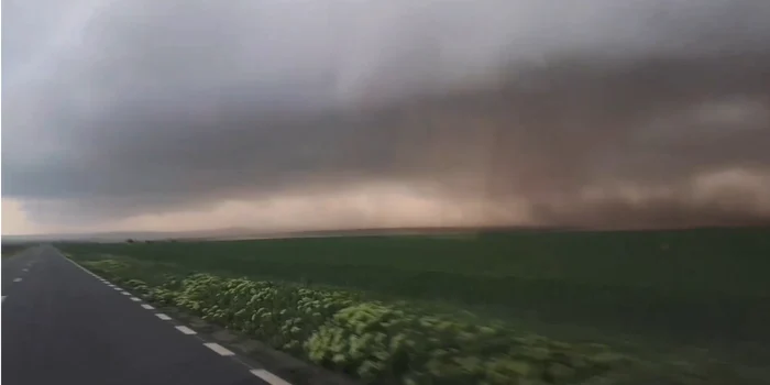 Vreme capricioasă, cu ploi torenţiale locale