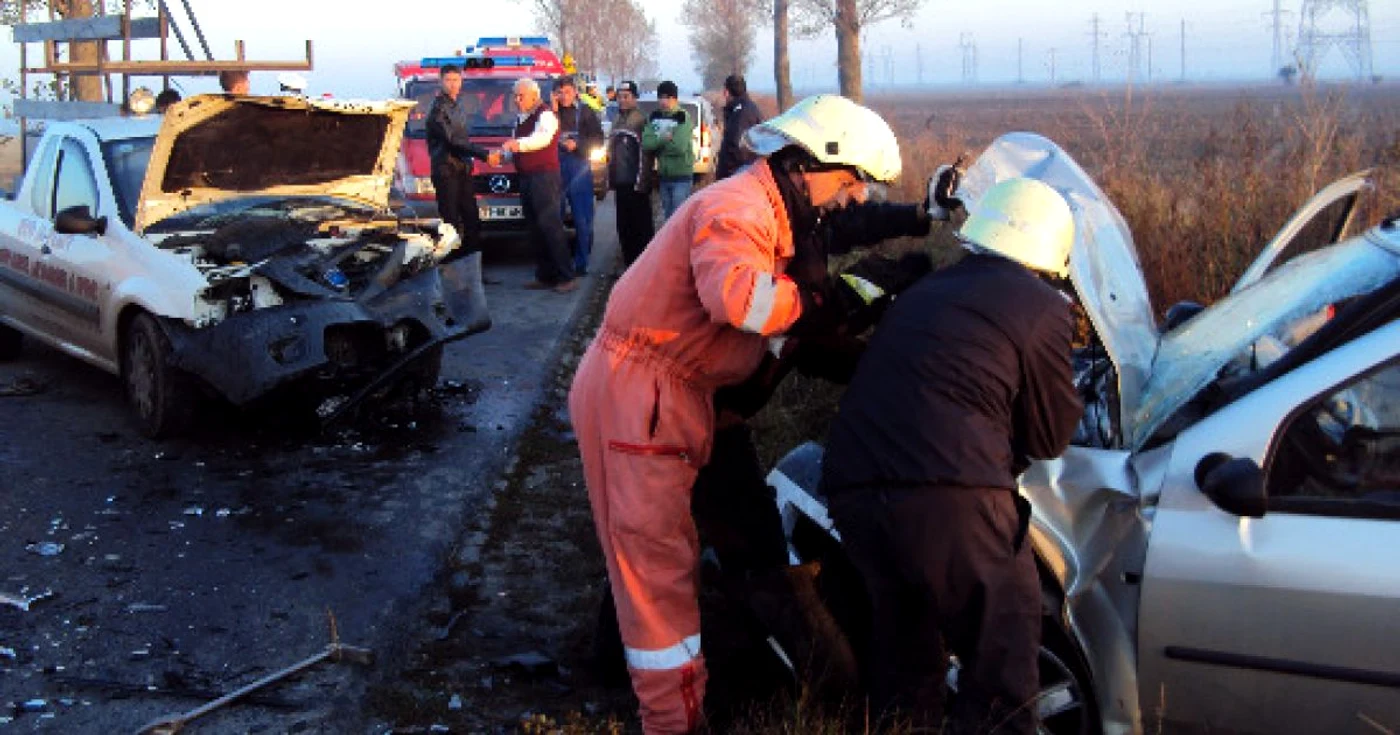 Autoturismele au fost serios avariate