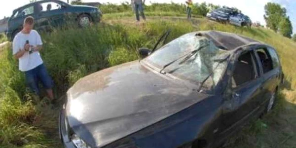 Sibiu: Ciocnire în lanţ, între şase autoturisme şi un TIR, pe DN1