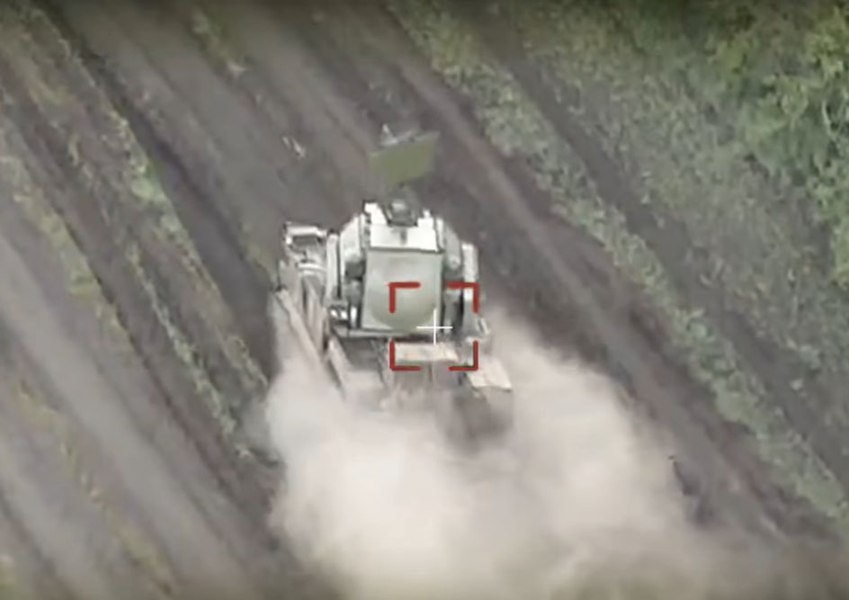 Imagini incredibile. Un operator ucrainean de dronă evită o racheta rusească TOR-2M, apoi o ajunge din urmă  VIDEO