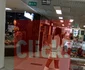 Bianca Drăgușanu face furori la mall, în fustița mini foto: Click!