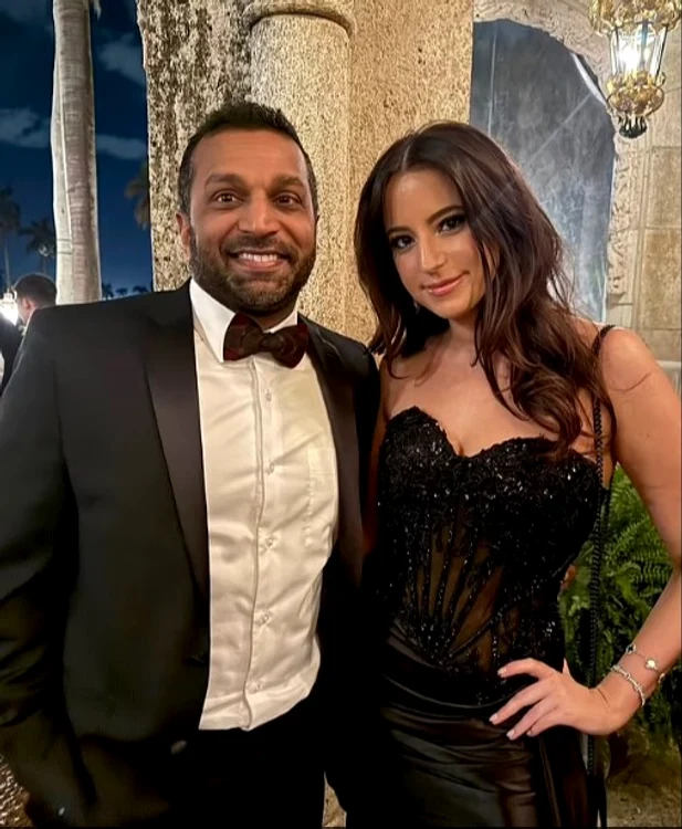 Ashley St Clair alături de actualul director FBI FOTO X