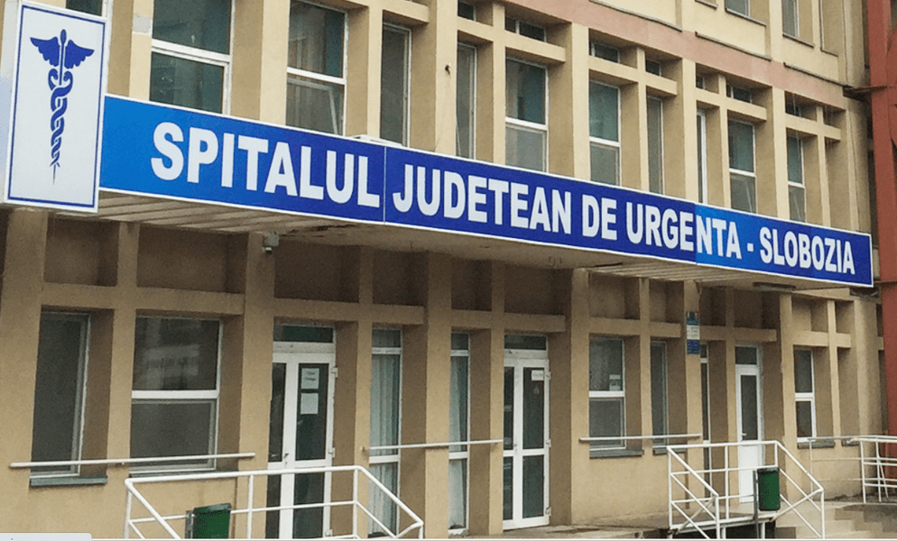  Un bărbat care lucra la reabilitarea spitalului din Slobozia a căzut de la etajul trei. În ce stare este victima