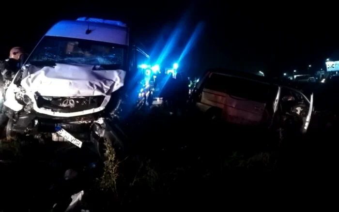 Mirobuzele implicate în accident