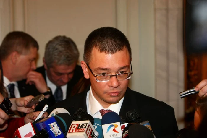 Mihai Răzvan Ungureanu 