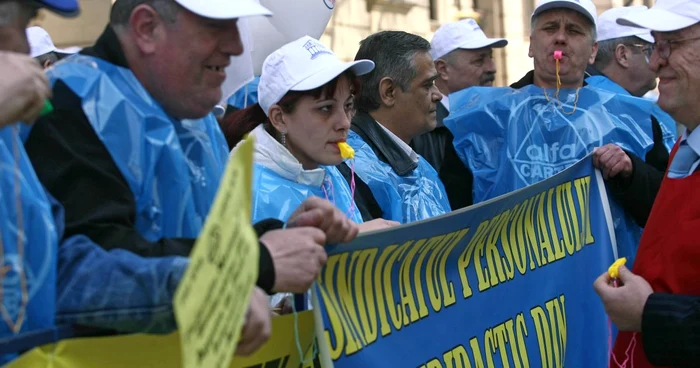 Bucureşti: Bugetarii ameninţă cu proteste de amploare