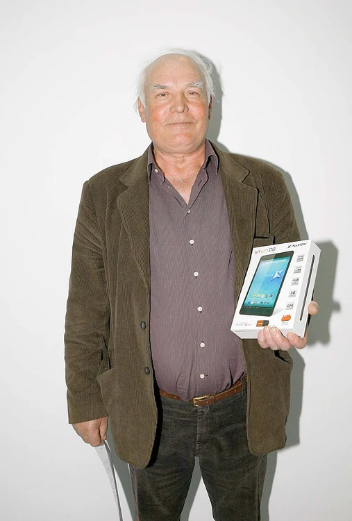 
    Marius Trifan  (64 de ani) a câştigat  o  super-tabletă  la Click!MANIA  