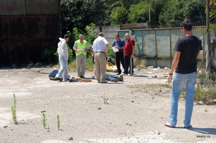 Probele prelevate de la locul crimei de la Tricoul Roşu din Arad au fost esenţiale în prinderea criminalului FOTO vestic.ro