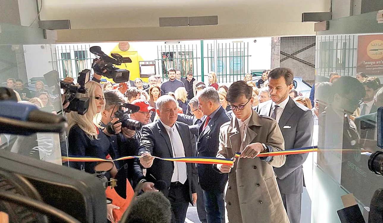 Dr. Konstantinos  Pantos (stânga)  i-a fost aproape, ieri