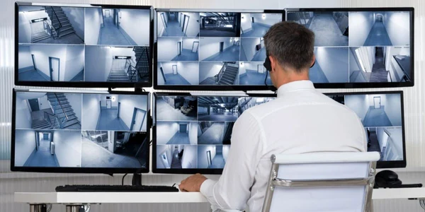 Interceptari - telefoane ascultate FOTO 123 RF 
